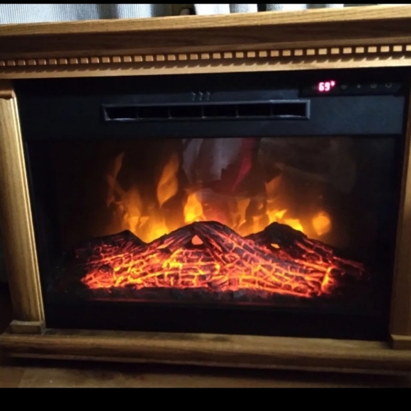 Fireplace - Picture 1 of 1